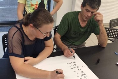 Słowotwórstwo i dyskusje o konsumpcjonizmie