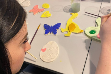 Plastykoterapia – twórczy oddech i świąteczny klimat w projekcie 