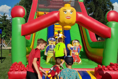 Dmuchańce, bańki i uśmiechy – radosne popołudnie w Darnowie