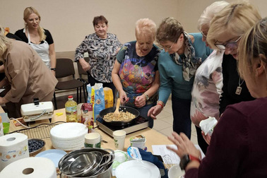 Zdrowe nawyki na talerzu – warsztaty kulinarne dla seniorów w Lipnie