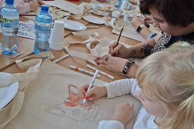 Kolorowe torby i dobre rozmowy – warsztaty w Nowym Dębcu